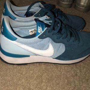 Nike Internationalist